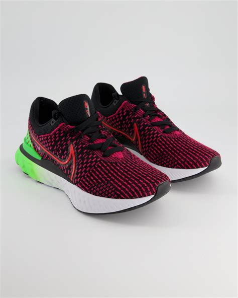 Nike Schuhe im Online Shop online per Rechnung shoppen